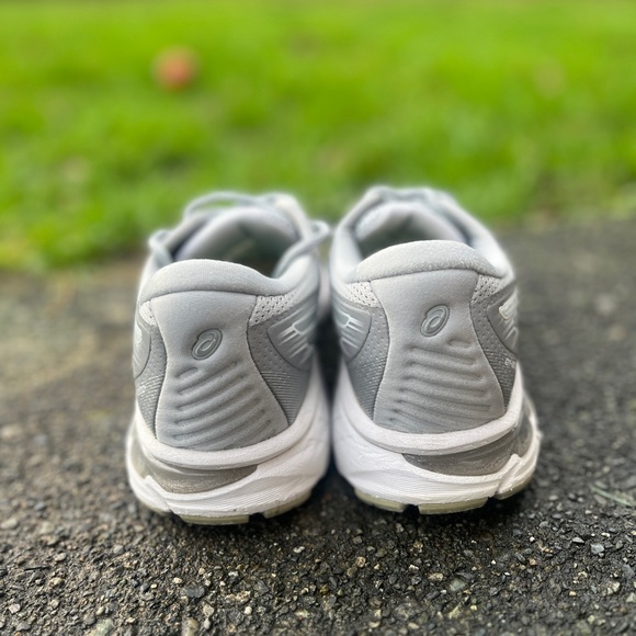 Asics Flyte Foam Women Lace Up GT-2000 Athletic Running Shoe Sz 8 - Picture 3 of 9